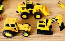 Sunny Days Entertainment Maxx Action Dig Excavator Truck CAT Funrise Excavator