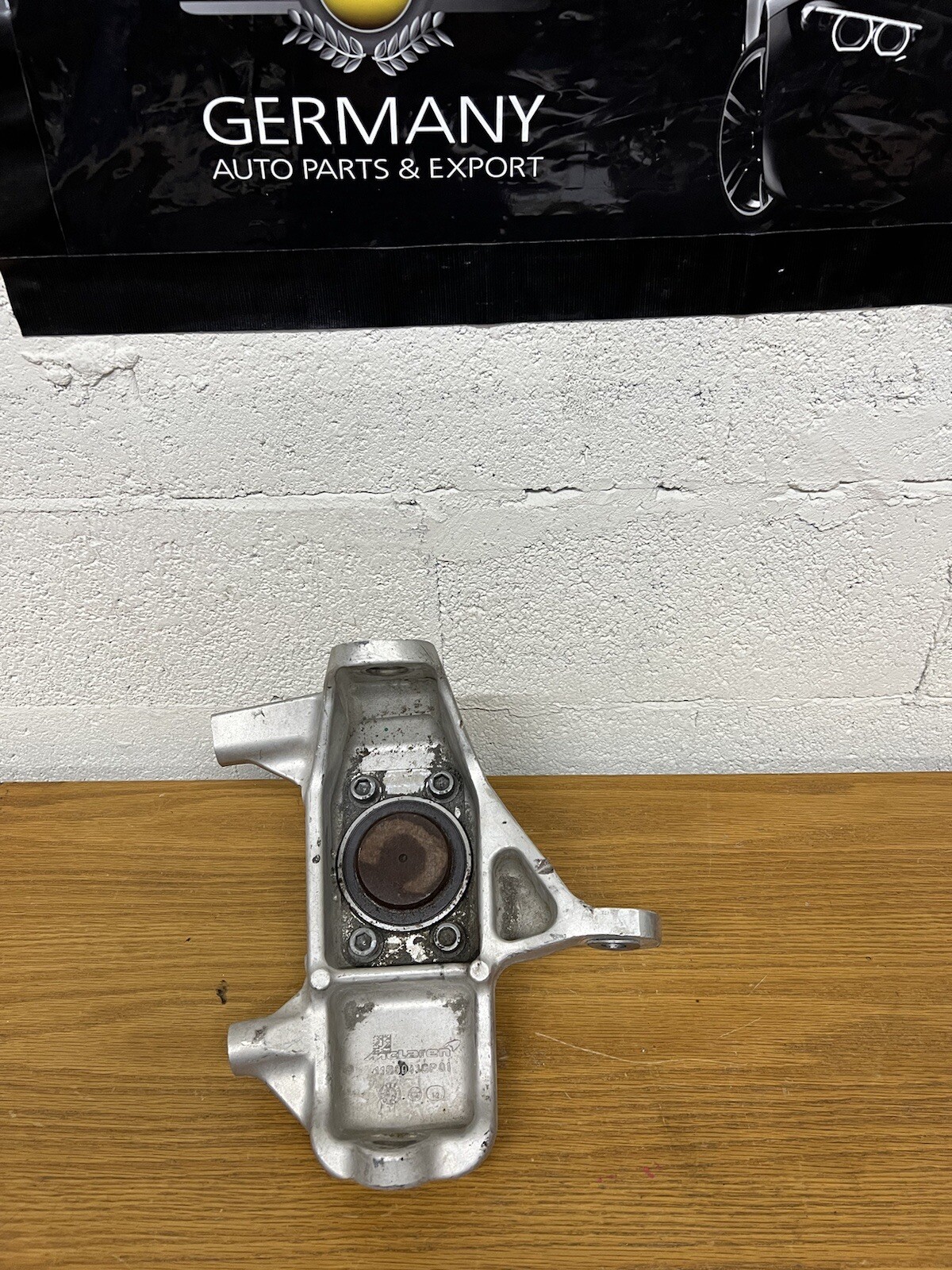 McLaren 570S, LH, Left, Front Spindle Knuckle, Hub P/N 11B0033CP #248