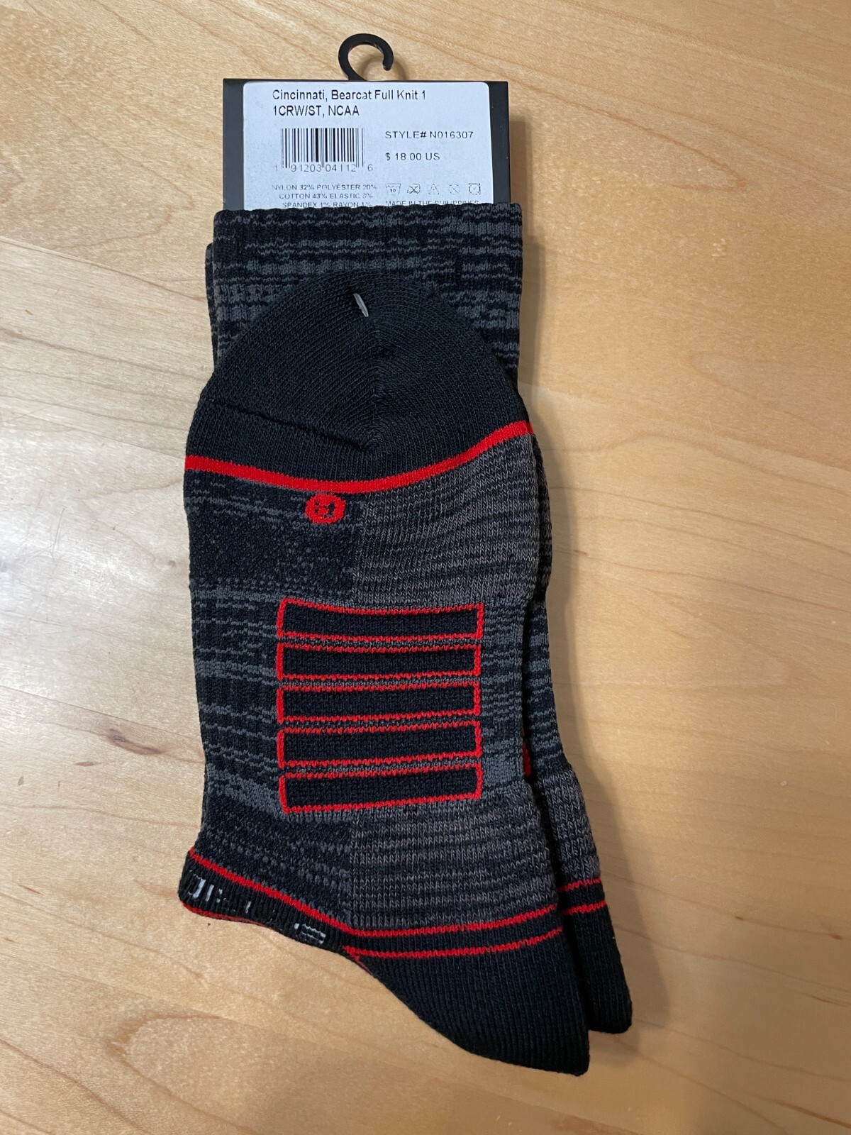 Strideline Mens M/L Cincinnati Bearcats Crew Socks Black Gray NWT-image