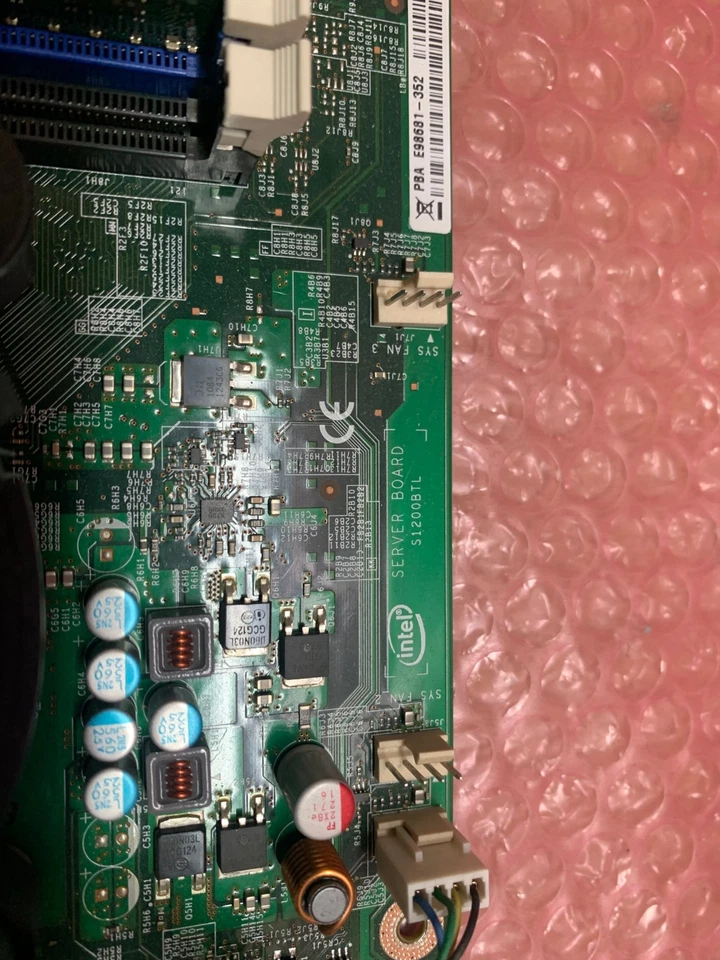 Server NAS Intel S1200BTL Xeon E3-1220V2 16GB TrueNAS ProxMox Win 2025 - Bild 3 von 4