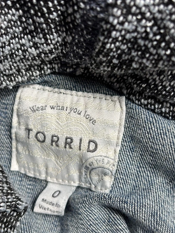 Chaqueta de Camionero Denim Torrid para Mujer 12 Sudadera con Capucha Tejida Grunge Trabajo Informal Campamento Rancho Foto 3 de 4