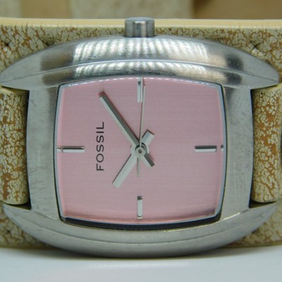 Fossil Genuine Leather Quartz Analog Women display picture 1