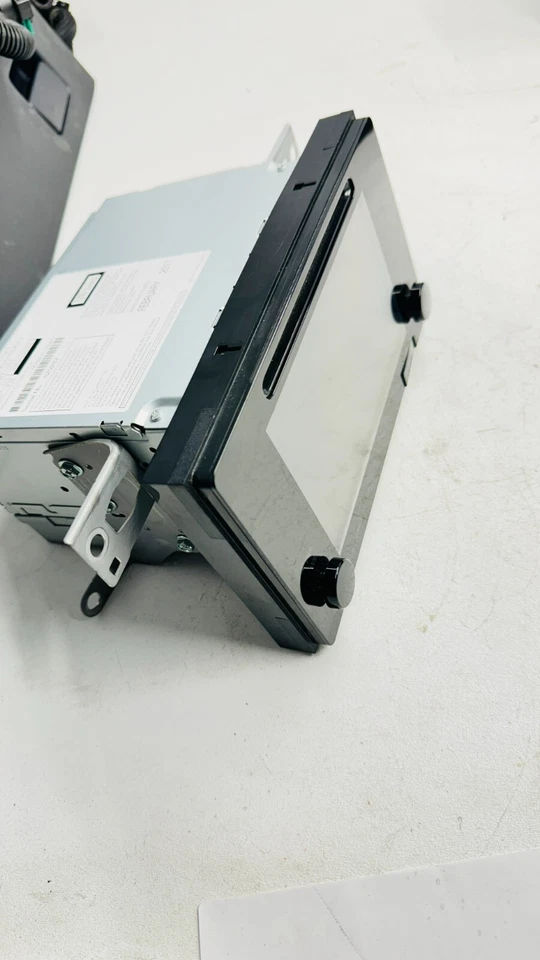 Receptor de rádio 2017 Toyota Prius Prime navegação CD player fabricante de equipamento original 86100-47561 - Imagem 2 de 4