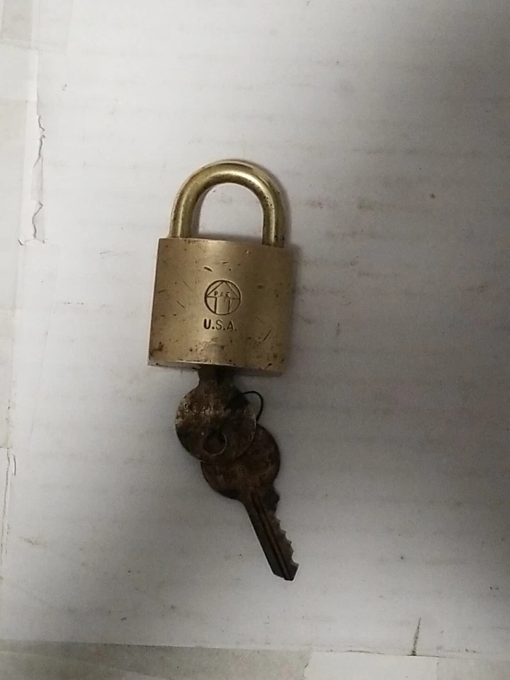 'RARE' PROGRESS Padlock   'Brass"   US Military--Grade  5340-00-582-2741 CLEANED - Image 3 of 4