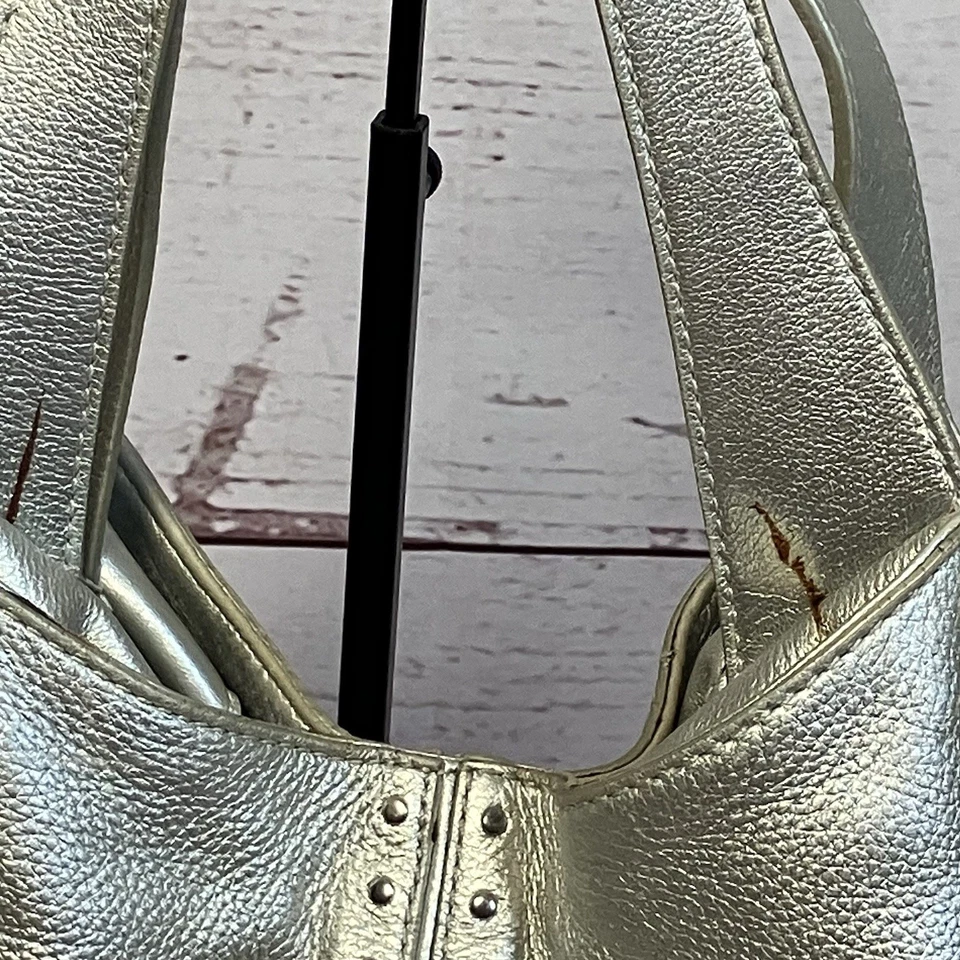 Michael Kors Bolso Cuero Granulado Genuino Estaño Plata Clavo Cabeza Ribete Foto 2 de 4