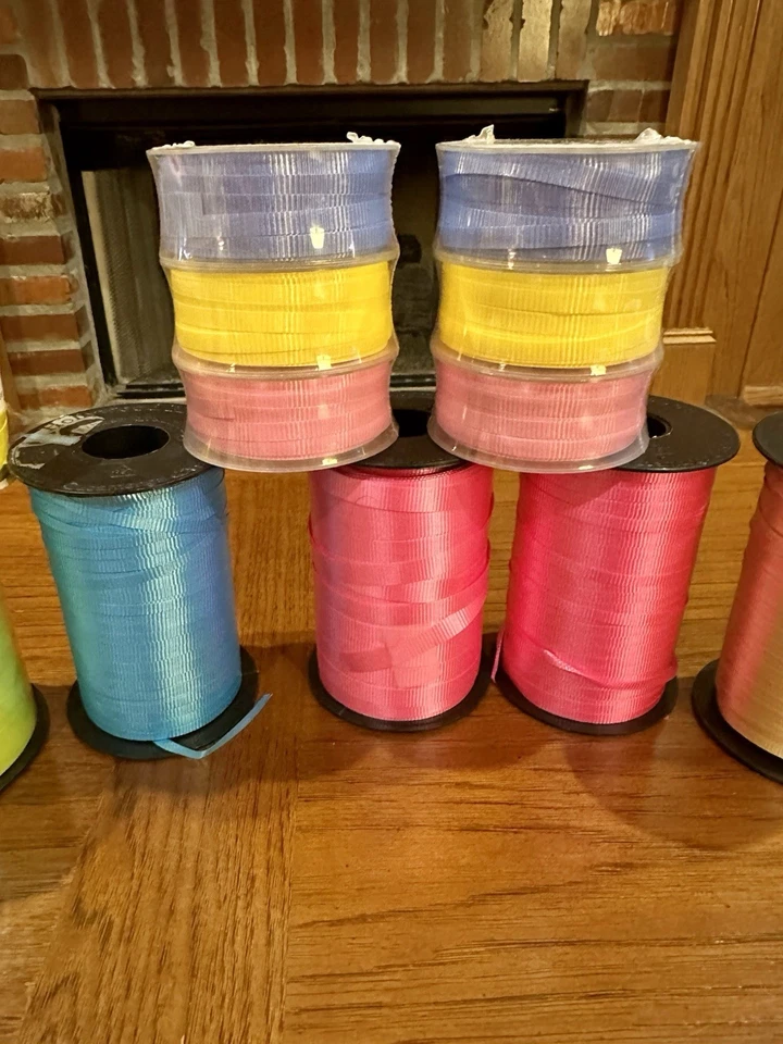 Lote de 16+ rollos de cinta rizadora nuevos y parcialmente usados en una variedad de colores Foto 4 de 4