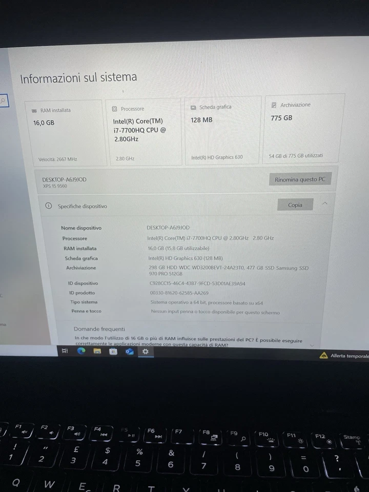 Dell XPS 15 9560 Intel i7, 16GB RAM, 512GB SSD 320GB HDD GPU dedicata non attiva - Immagine 2 di 4