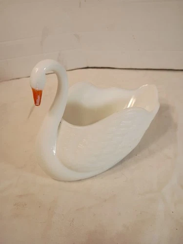VTG Milk Glass Swan Candy Dish .  A-20