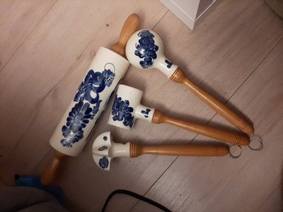 Küchenhelfer: Teigroller, Fleischklopfer, Quirl: Blumenmuste (Vintage) Porzellan