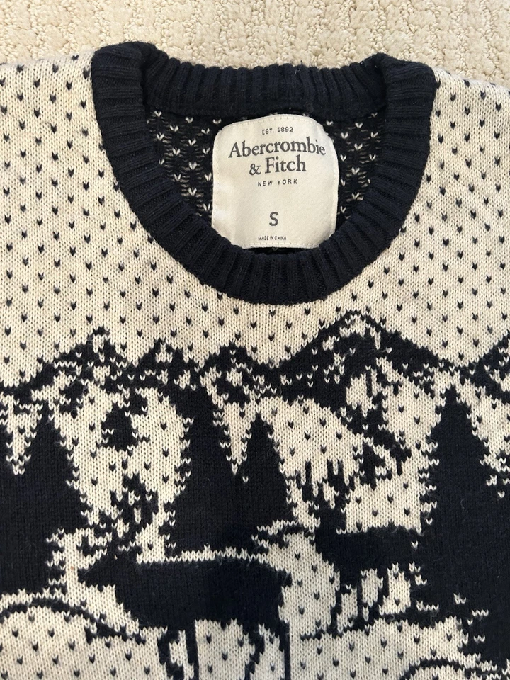 Abercrombie & Fitch Men’s Fair Isle Reindeer Sweater Navy Size Small Vintage - Image 2 of 4