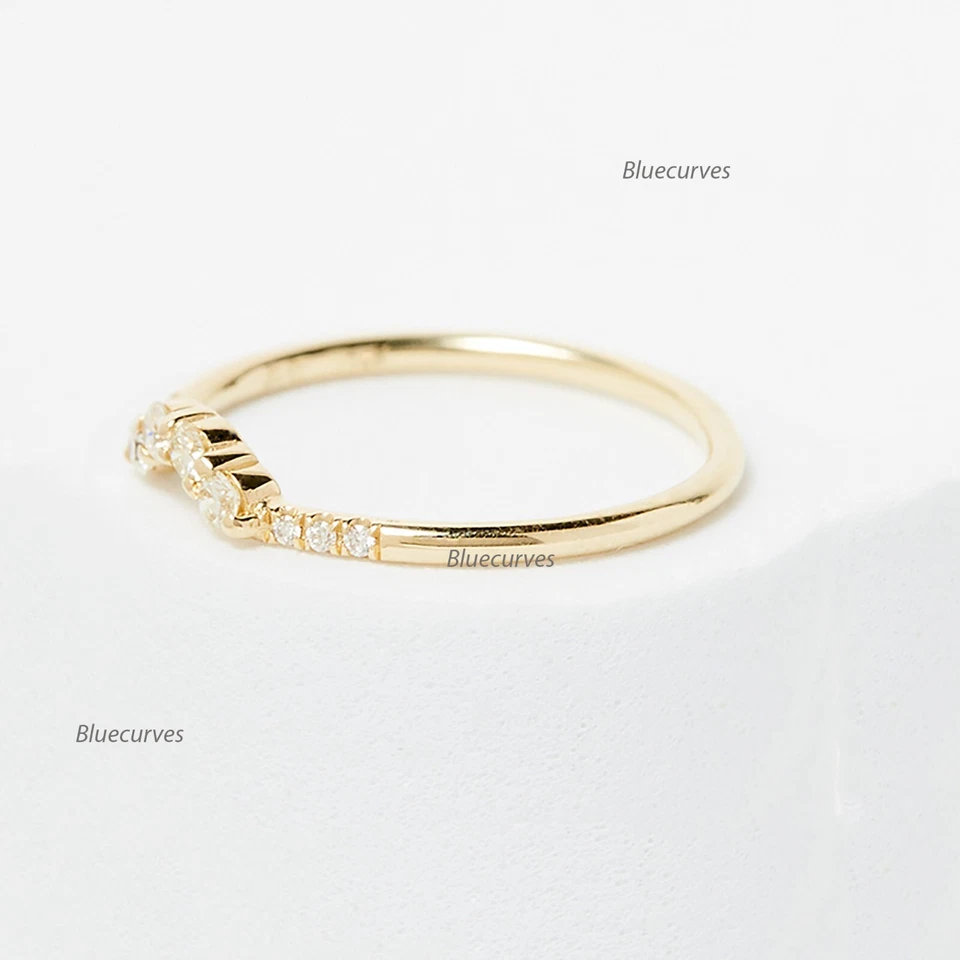 Anillo banda curva de diamantes genuinos en oro amarillo de 14 k apilable joyería fina para mujer Foto 2 de 4