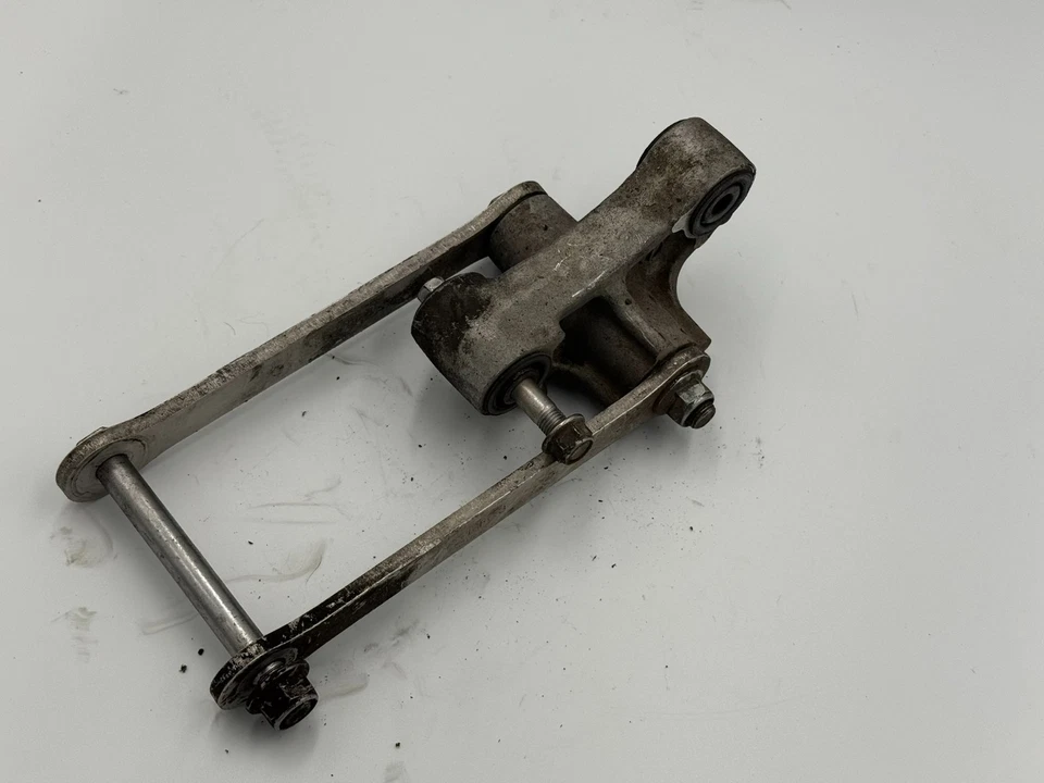 2007 Kawasaki Ninja ZX600 Shock Linkage Bracket Mount ZZR 600 ZX 600 J ZZR600 - Imagem 3 de 4