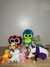 Lot Of ( 15 ) Plush Variety Of Brands Sizes & Colors Disney, Zehnders & More!