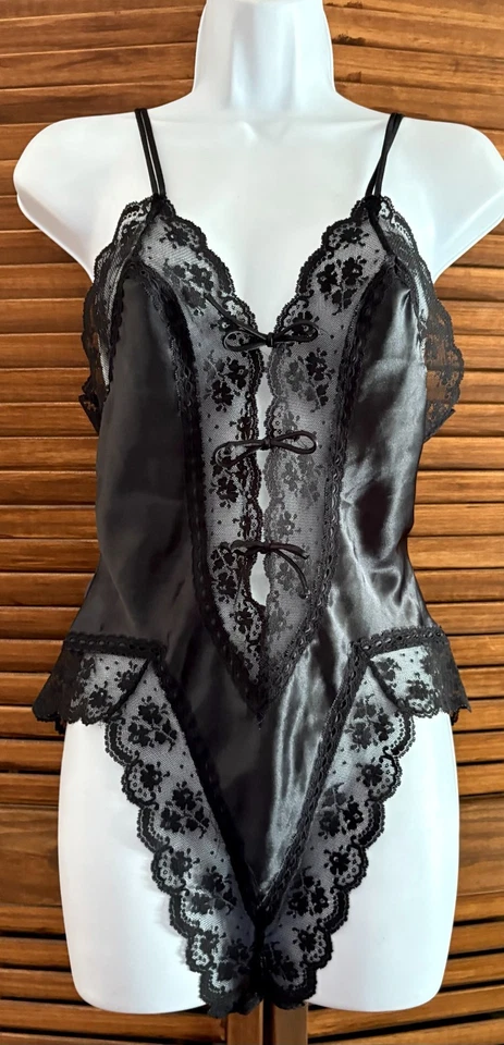 Peluche vintage Victoria's Secret negro satinado y encaje talla S etiqueta dorada Foto 2 de 4