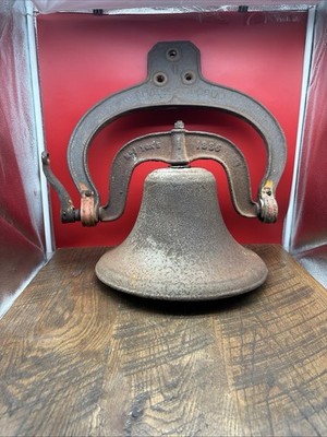 No.1 C.S Bell &co. Hillsborough Ohio Upright Large Cast Iron Bell w/ Yoke 1886
