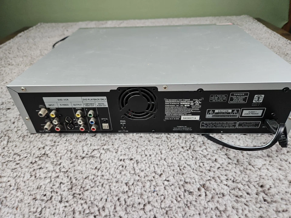 Grabadora de DVD RCA DRC-8312 VCR combo solo piezas. Ver descripción  Foto 4 de 4