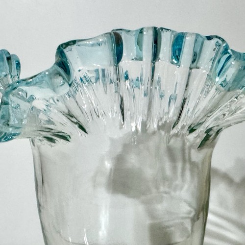 Old Art Glass Crimped Glass Vase Ruffle 8” Vintage Glows Decor Art Deco Crest - Bild 6 von 17