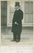 M Vesnich Serbian minister to France photo by Manuel