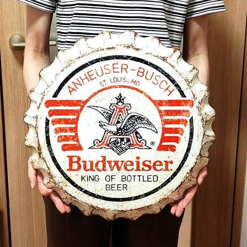 Budweiser Metal Sign Bottle Cap Style Retro Weathered Wall Decor Used - Picture 4 of 4