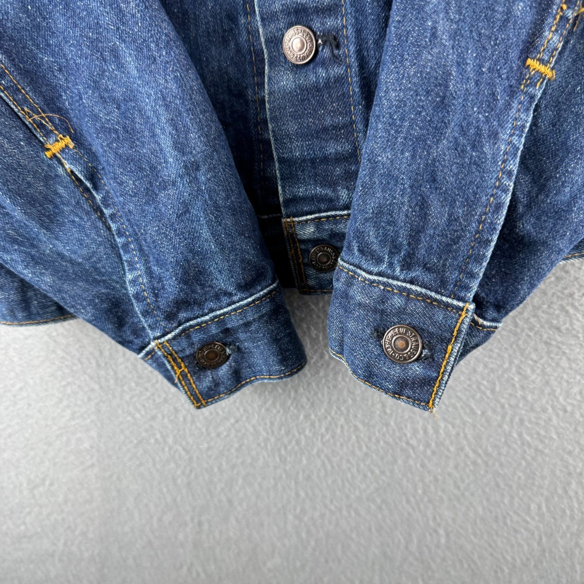 Vintage Levis Jacket Size 36 Fits 18x23 70505 Type 70s Dark Blue