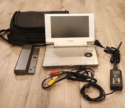 Toshiba Portable DVD Player SD-KP19SN AV + Power Cord, Battery, Case - It Works!