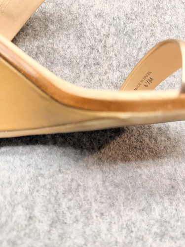 Kate Spade Damenschuhe Größe 6,5 M Keilsandalen offene Zehenpartie Schnallenabsatz metallic - Bild 5 von 7