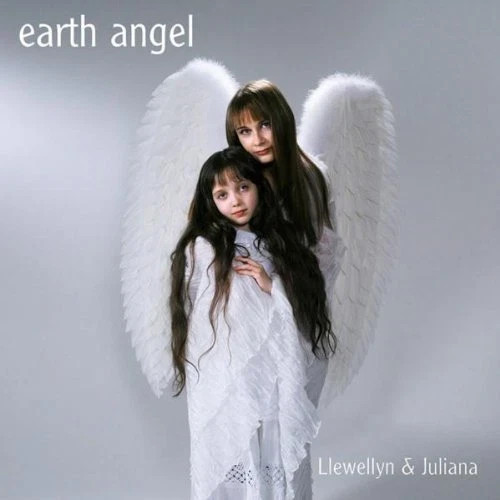 PARADISE MUSIC - EARTH ANGEL - LLEWELLYN & JULIANA ( C.D )