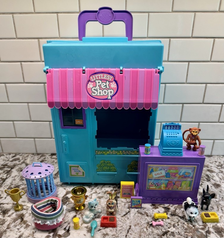 Vintage ~LITTLEST PET SHOP~ Pet Shop with Extra Animals ~KENNER~