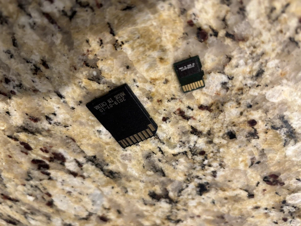 SanDisk Ultra 200GB Micro SDXC UHS-I U1 Card - Image 2 of 3