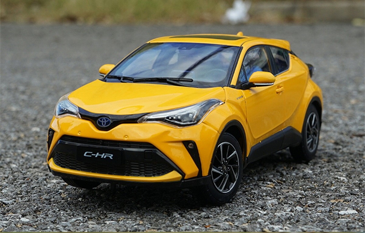 1/18 Scale Toyota C-HR CHR 2021 Yellow Diecast Car Model Toy