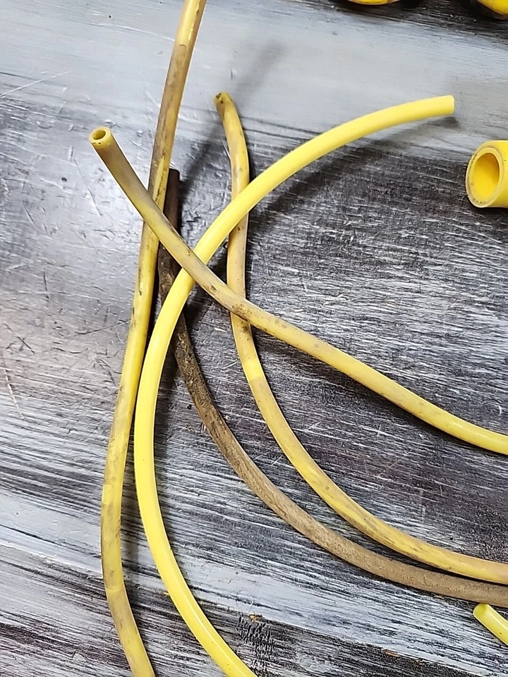 Kit de manguera de radiador de silicona para motocicleta amarillo YZ250 con empuñaduras de bloqueo Emig Foto 4 de 4