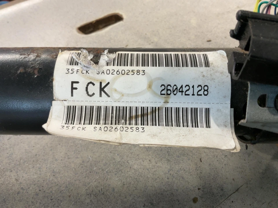 Columna de dirección CHEVY CAMARO 93 94 95 96 97 98 CAMBIO DE PISO SIN LLAVE AUTOMÁTICO Foto 2 de 3