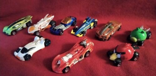 Lot de voitures de course sport Hot Wheels avec Angry Birds, lot de 9 pièces en vrac - Photo 1/10