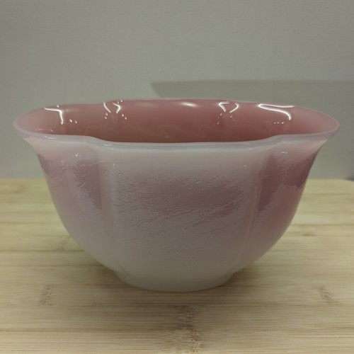 WOW! Vintage (maybe Antique) Pink PEKING GLASS Lobe Shaped Bowl Soft Pink White - Picture 5 of 19