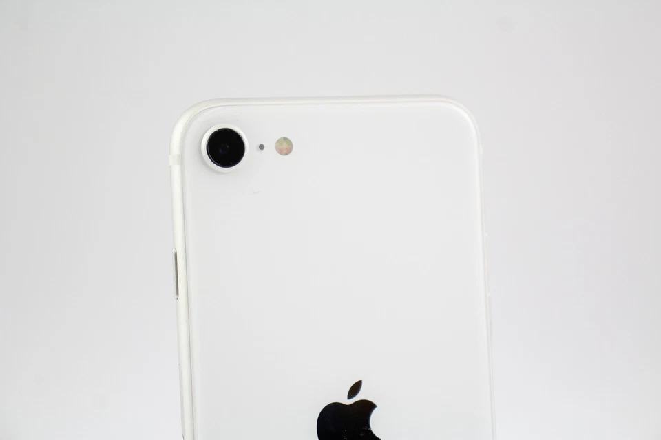 Apple iPhone SE 2020 (Unlocked) A2296 64GB White Grade C Boxed - Image 4 of 4