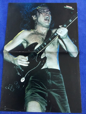 2 Seiten Poster  AC/DC Angus Young/Helen Schneider v.Magazin Popcorn, 80er Jahre