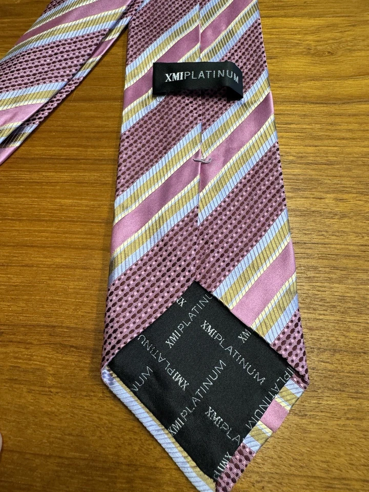 Corbata larga de seda XMI. Rosa con rayas azules marrones. "63"" x 3,825""" Foto 3 de 4