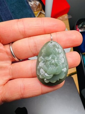 Hetian Jade Flower green color hand carving Paeonia NATURAL AUTH 和田切末老红糖细腻油润