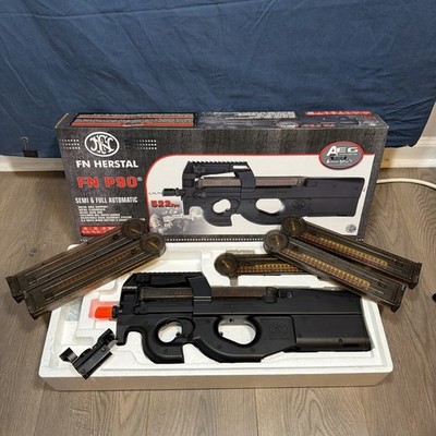 FN Herstal P90 AEG Electric Airsoft Gun Rifle OG Box 6 Magazine Red Dot Cybergun