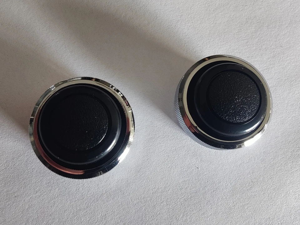 Vintage Datsun 510 OEM HITACHI Radio Knobs ~ 4 Knob Set ~ NOS OE NISSAN ~ RARE! - Imagem 2 de 4