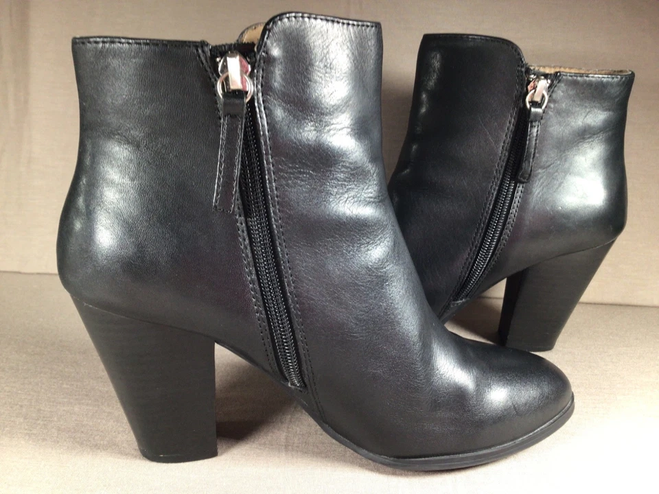 Botín de cuero negro para mujer Adrienne Vittadini talla 7,5 cremallera Foto 4 de 4