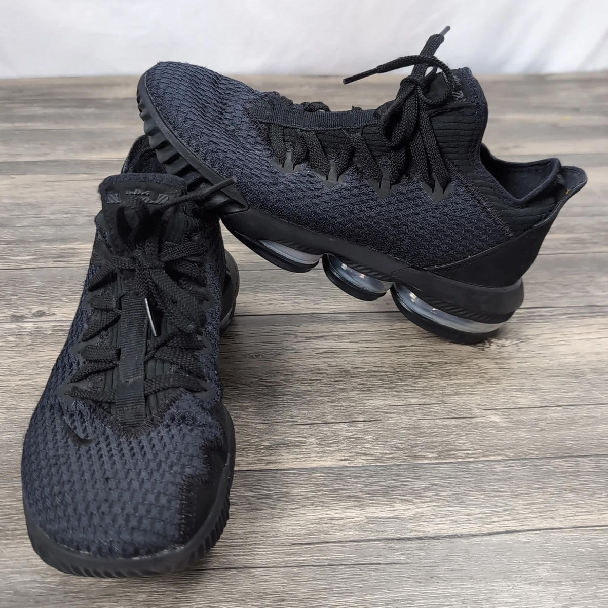 海外限定 NIKE leBron 16 low triple black 【公式通販】
