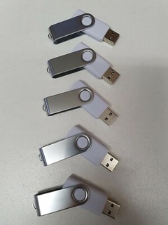 5 x 4GB USB 2.0 Memory Sticks