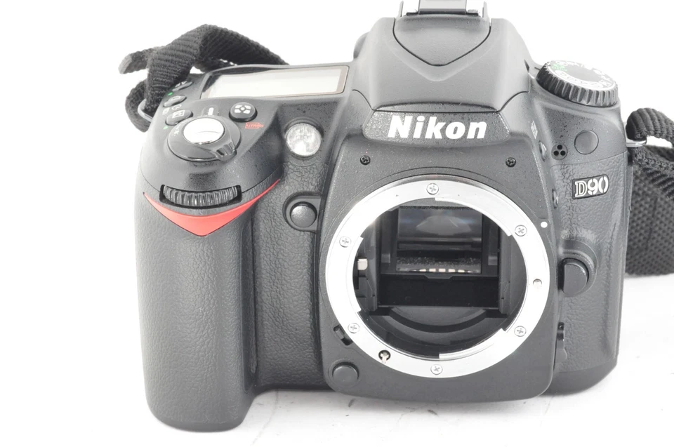 US duty paid Near Mint Boxed 19122 shots Nikon D90 12.3MP SLR camera body Japan - Image 3 of 4