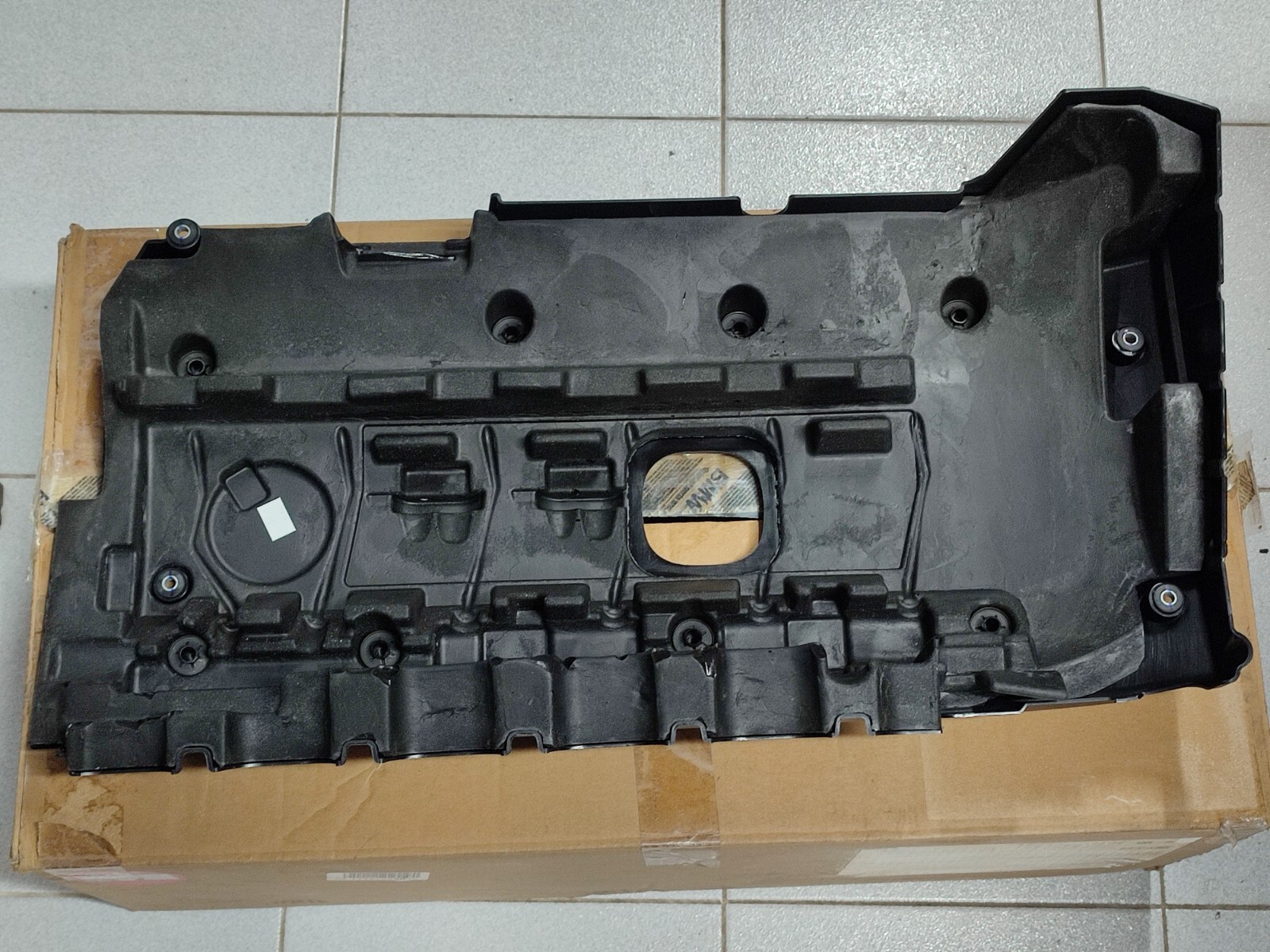 BMW E90-E91-E92-E92-E60-E61-E64 ignition coil covering !NEW  