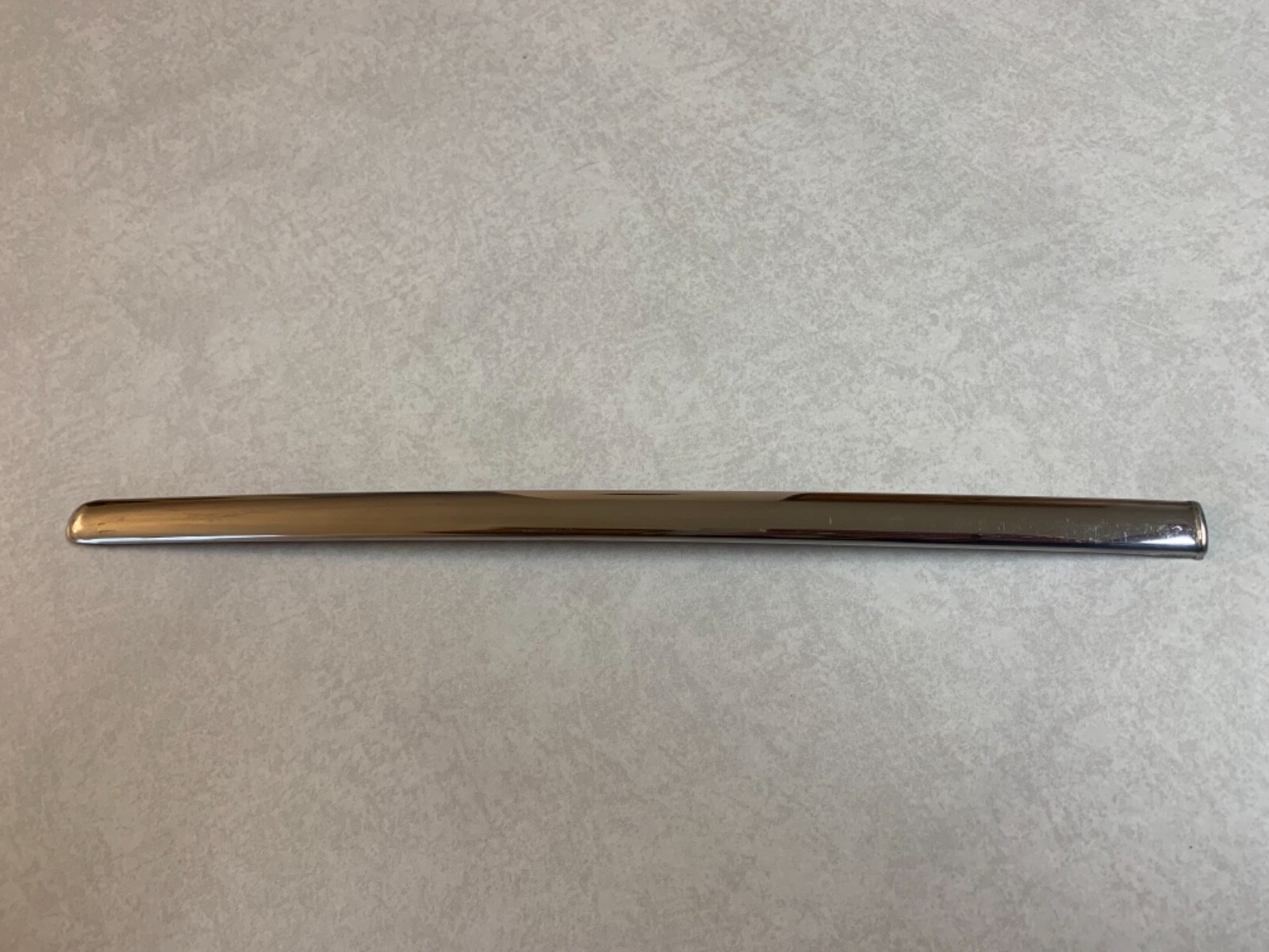 1949 - 1952 GM OUTER WINDSHIELD CENTER DIVIDER BAR TRIM