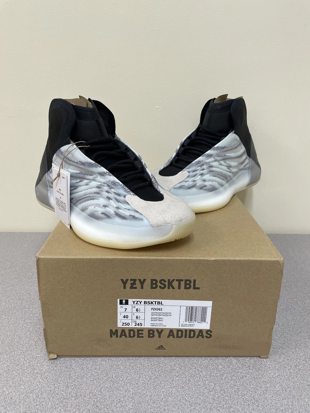 Scarpe da basket Adidas Yeezy Quantum nero bianco grigio FZ4362 taglia 7
