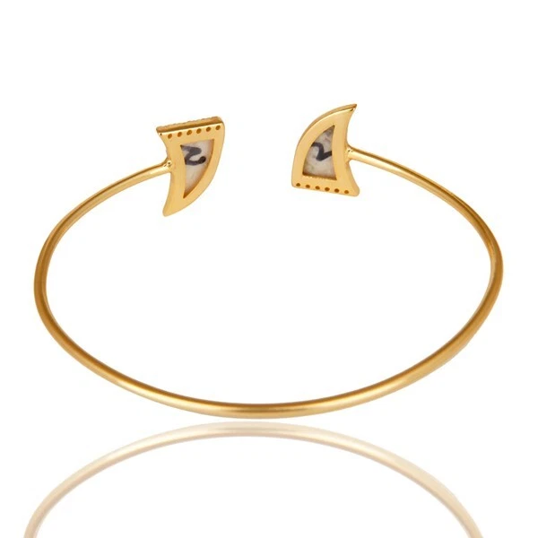 Bracelete de punho de pedra preciosa dente folheado a ouro duas pedras ajustável Howlite e CZ - Imagem 3 de 4