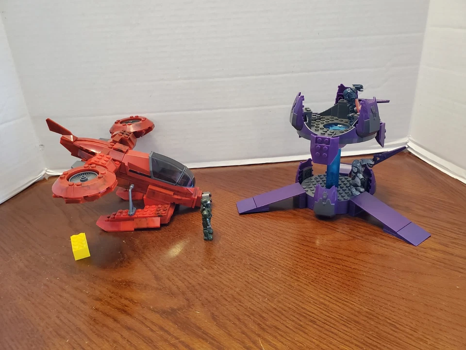 Halo Mega Bloks 96867 Red Hornet Attack - 95% Complete - Image 4 of 4