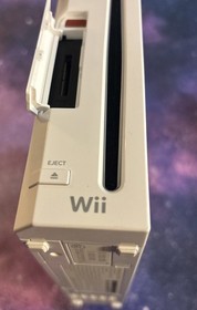 Nintendo Wii Console Lot (RVL-001) w/ Wiimote & Sensor Bar , Cables  (White)
